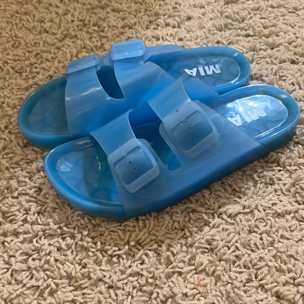 mia jelly sandals, size 5